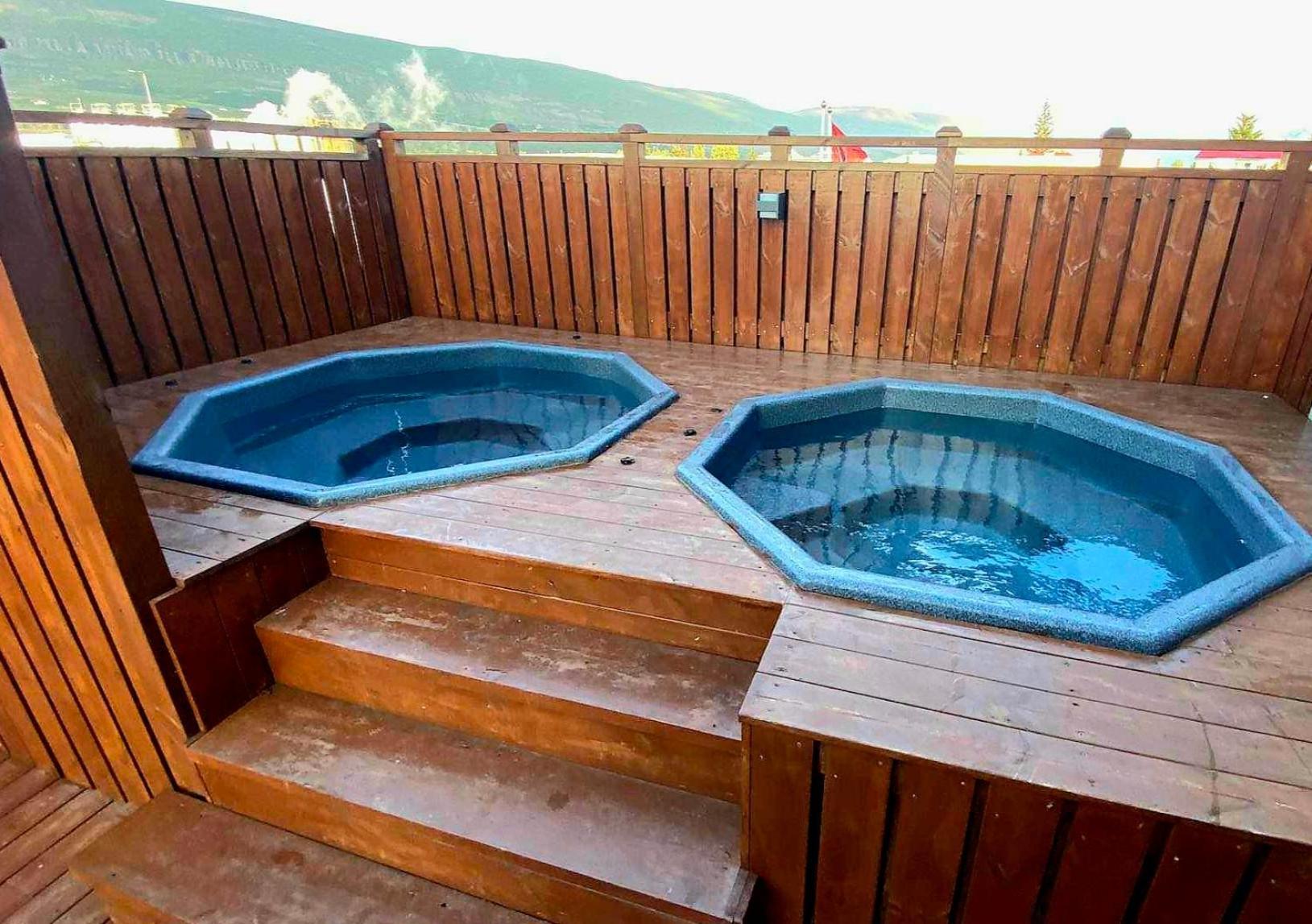 Ak Rentals, With Hot Tubs Akureyri Buitenkant foto